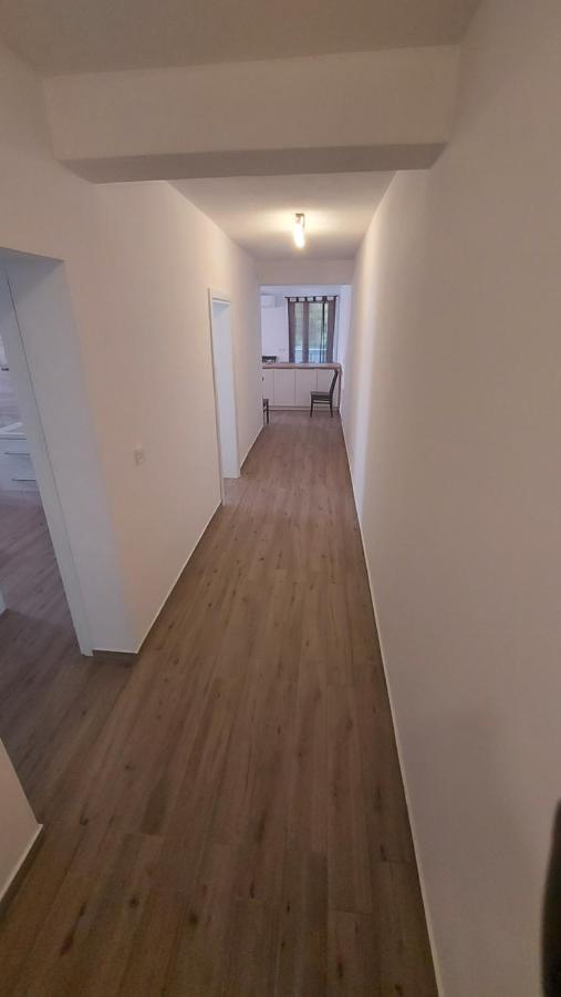 Apartmani Mlinar - Two Bedroom Apartment With Seaview Grebastica Bagian luar foto