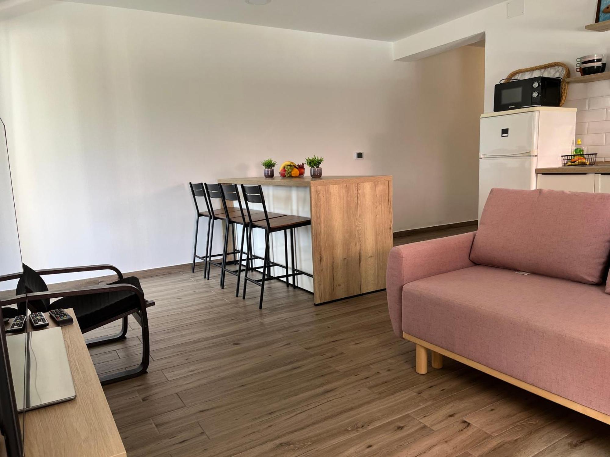 Apartmani Mlinar - Two Bedroom Apartment With Seaview Grebastica Bagian luar foto